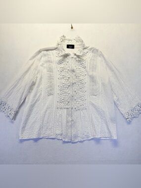Vici white delicate floral lace button up 3/4 sleeve blouse size small